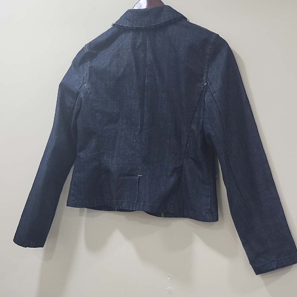Dark Blue Blazer with Structured Tailoring and Notched Lapel - Picture 9 of 13